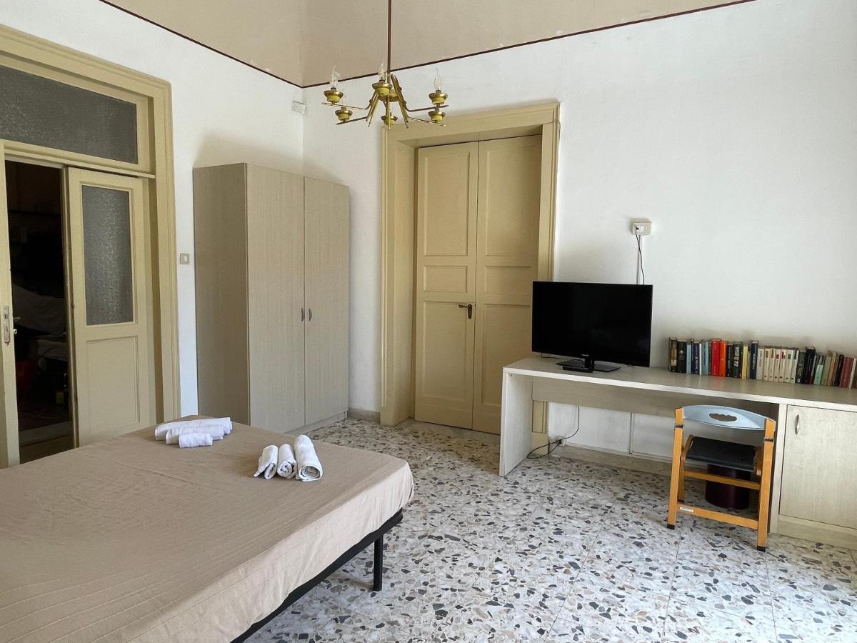 카타니아 Bed And Books Isabella B&B 외부 사진