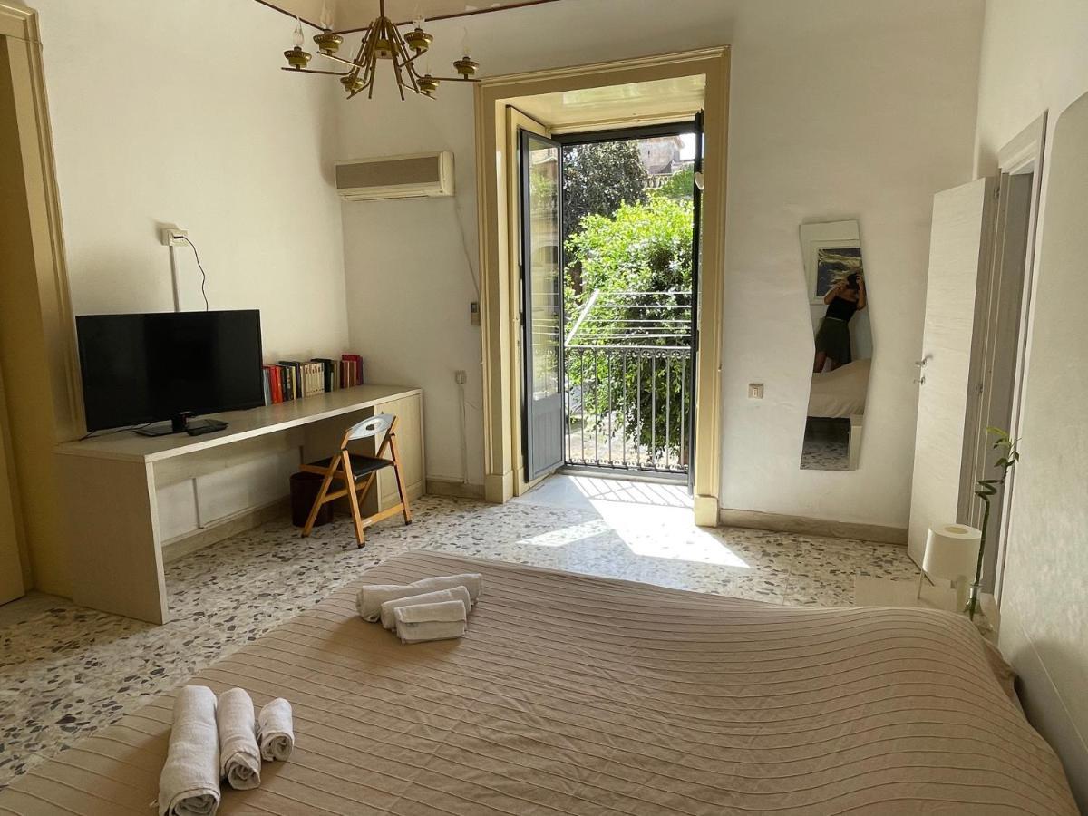 카타니아 Bed And Books Isabella B&B 외부 사진