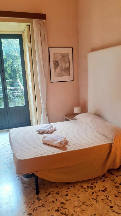 카타니아 Bed And Books Isabella B&B 외부 사진