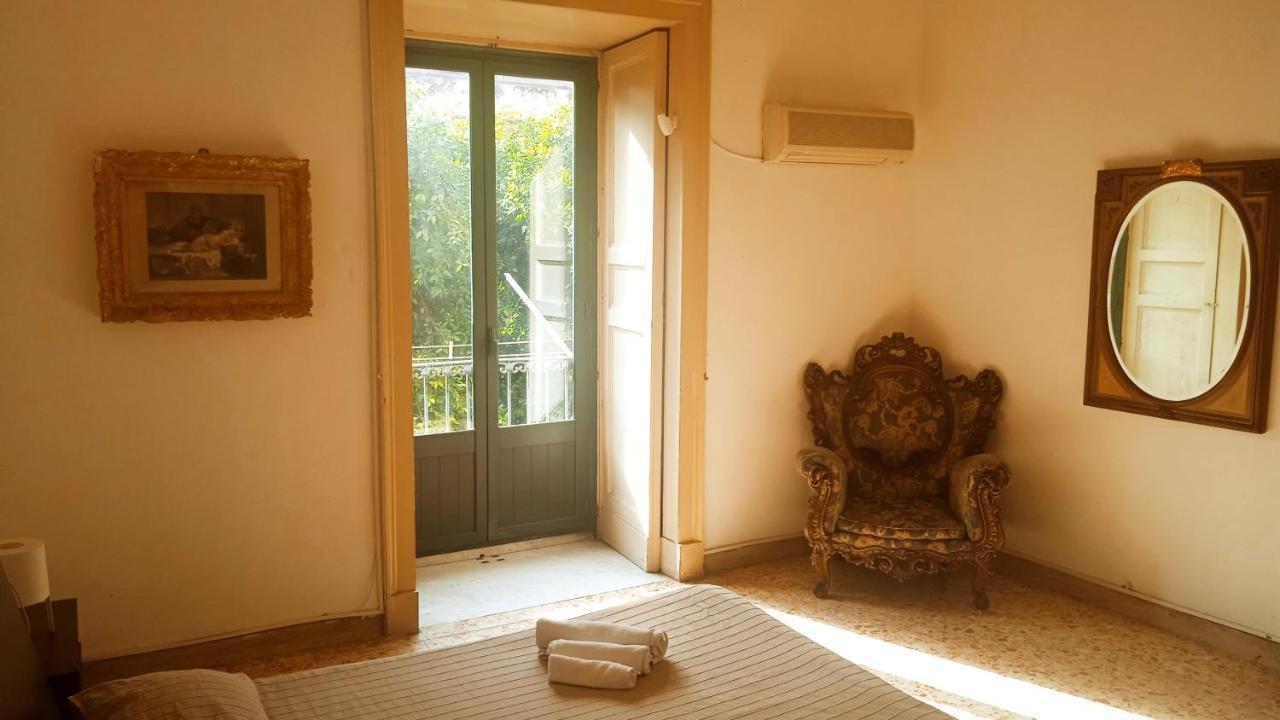 카타니아 Bed And Books Isabella B&B 외부 사진