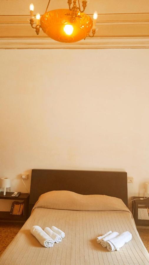 카타니아 Bed And Books Isabella B&B 외부 사진